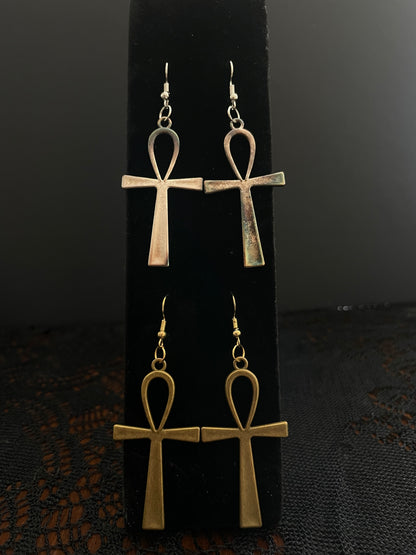 In the Flat Field Earrings