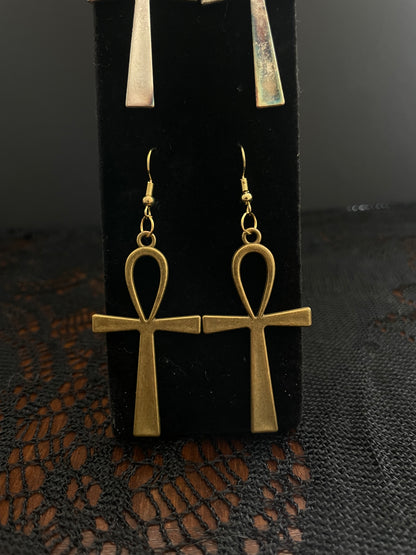 In the Flat Field Earrings